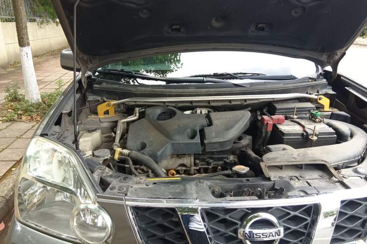 Used Nissan X-Trail 2010 2.5L CVT Luxury Edition 4WD Engine Bay Right