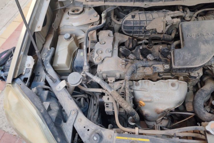 Used Nissan X-Trail 2010 2.5L CVT Luxury Edition 4WD Engine Bay Right