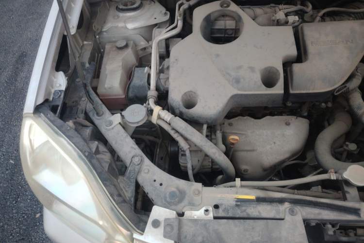 Used Nissan X-Trail 2010 2.5L CVT Luxury Edition 4WD Engine Bay Right