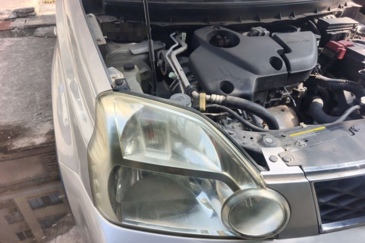 Used Nissan X-Trail 2010 2.5L CVT Luxury Edition 4WD Engine Bay Right