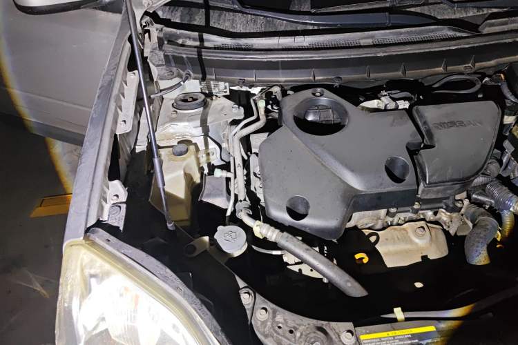 Used Nissan X-Trail 2010 2.5L Manual Luxury Edition 4WD Engine Bay Right