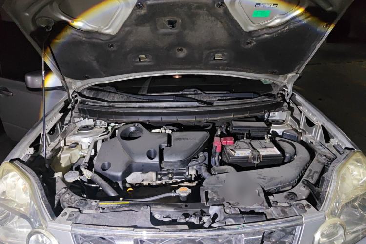 Used Nissan X-Trail 2010 2.5L Manual Luxury Edition 4WD Engine Bay