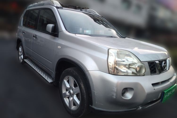 Used Nissan X-Trail 2010 2.5L CVT Luxury Edition 4WD Front Right 45 Deg