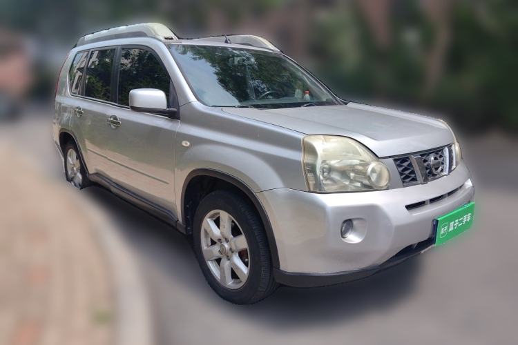 Used Nissan X-Trail 2010 2.5L CVT Luxury Edition 4WD Front Right 45 Deg