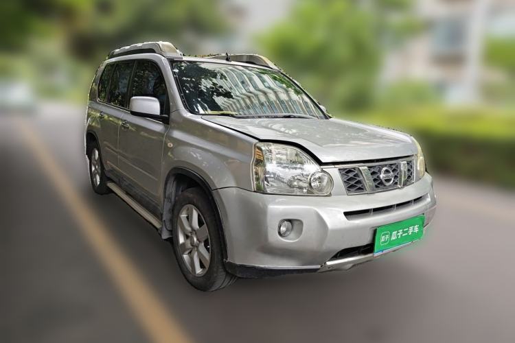 Used Nissan X-Trail 2010 2.5L CVT Luxury Edition 4WD Front Right 45 Deg