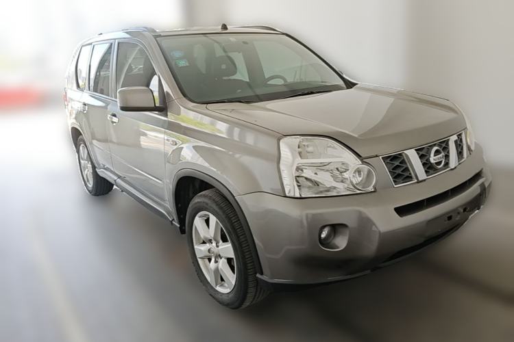 Used Nissan X-Trail 2010 2.5L CVT Luxury Edition 4WD Front Right 45 Deg