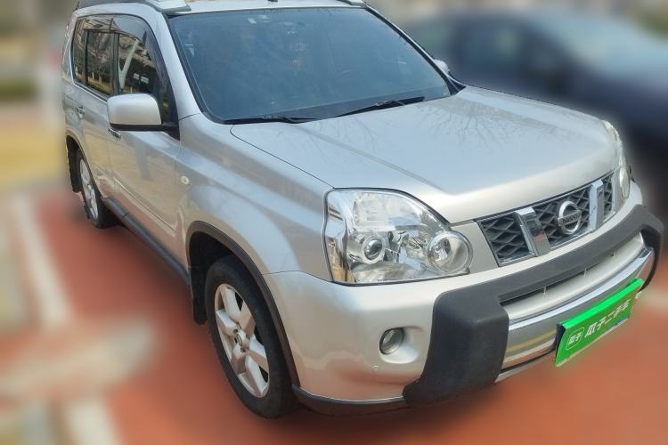 Used Nissan X-Trail 2010 2.5L CVT Luxury Edition 4WD Front Right 45 Deg
