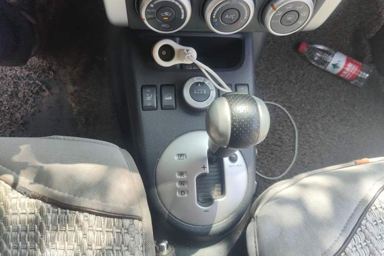 Used Nissan X-Trail 2010 2.5L CVT Flagship Edition 4WD Gear Lever