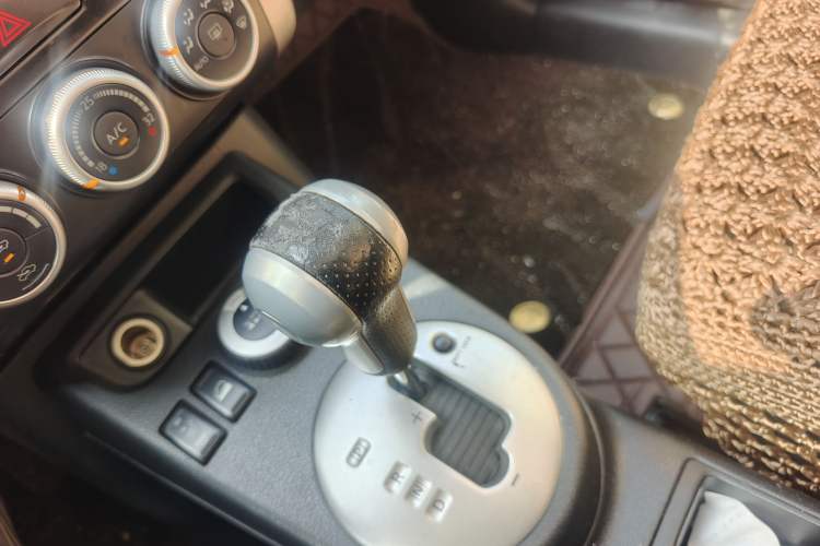 Used Nissan X-Trail 2010 2.5L CVT Luxury Edition 4WD Gear Lever