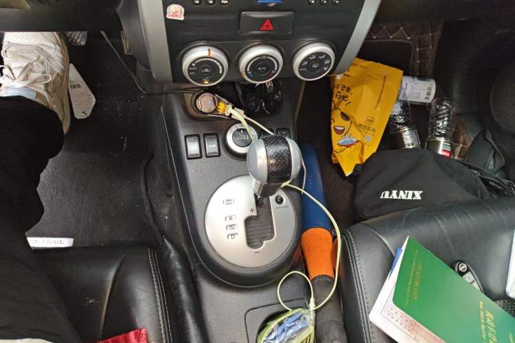 Used Nissan X-Trail 2010 2.5L CVT Luxury Edition 4WD Gear Lever