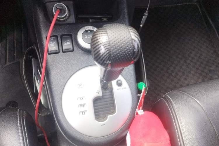 Used Nissan X-Trail 2010 2.5L CVT Luxury Edition 4WD Gear Lever