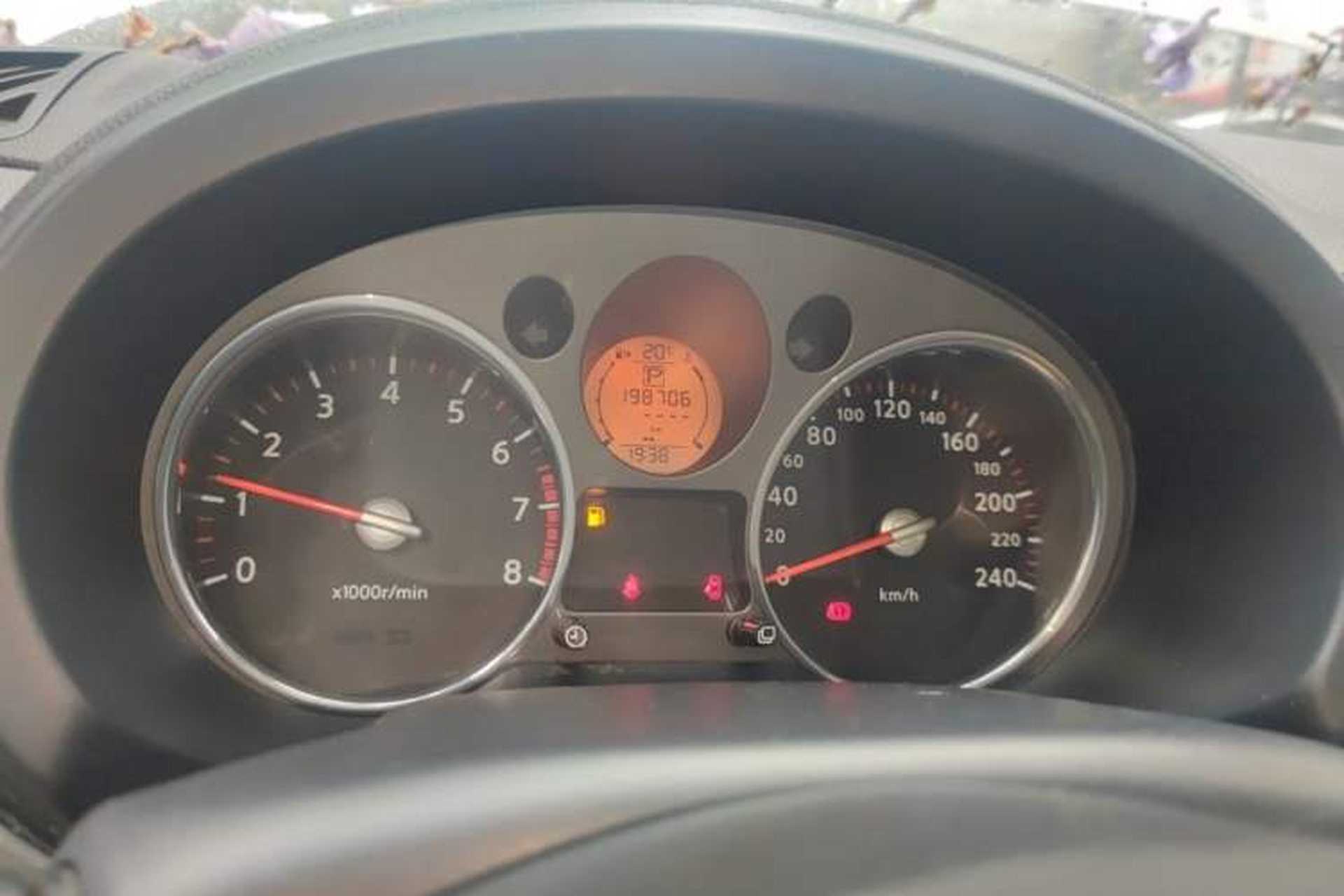 Used Nissan X-Trail 2010 2.5L CVT Ultimate Edition 4WD Odometer Close Up