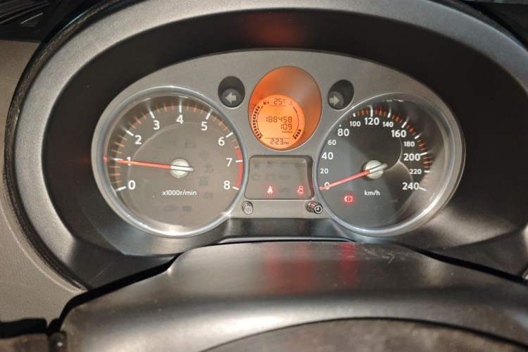 Used Nissan X-Trail 2010 2.5L Manual Luxury Edition 4WD Odometer Close Up