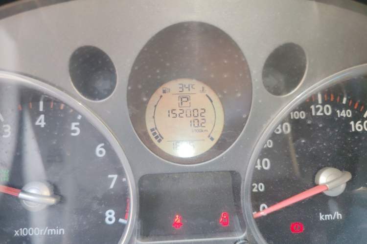Used Nissan X-Trail 2010 2.5L CVT Luxury Edition 4WD Odometer Close Up