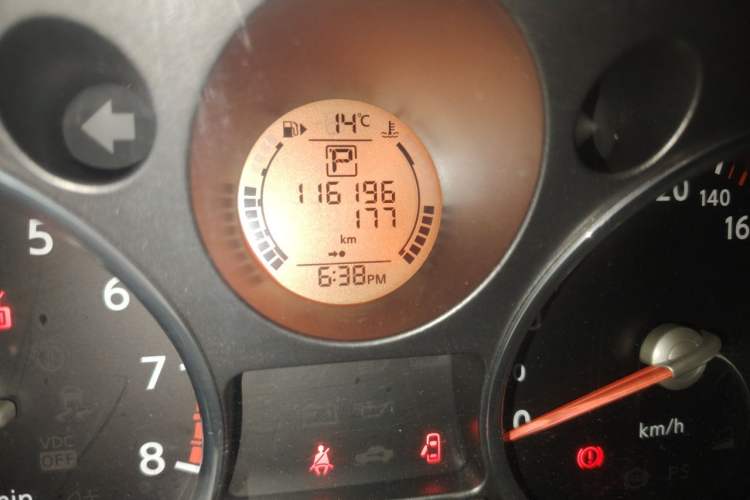 Used Nissan X-Trail 2010 2.5L CVT Luxury Edition 4WD Odometer Close Up