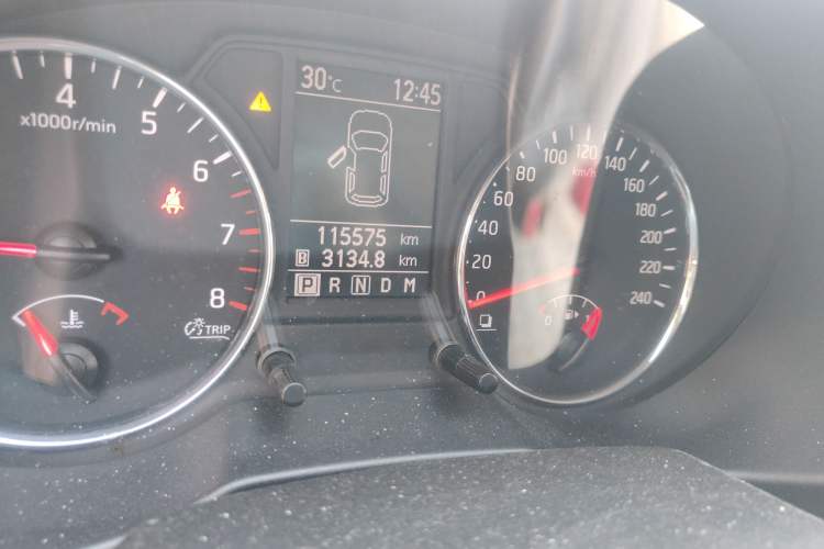 Used Nissan X-Trail 2010 2.5L CVT Flagship Edition 4WD Odometer Close Up