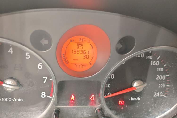 Used Nissan X-Trail 2010 2.5L CVT Luxury Edition 4WD Odometer Close Up