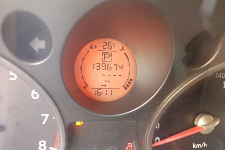 Used Nissan X-Trail 2010 2.5L CVT Luxury Edition 4WD Odometer Close Up