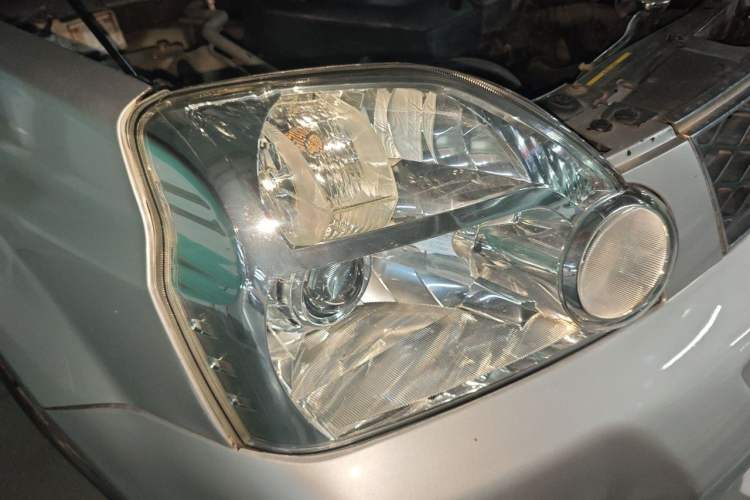 Used Nissan X-Trail 2010 2.5L Manual Luxury Edition 4WD Right Front Headlight
