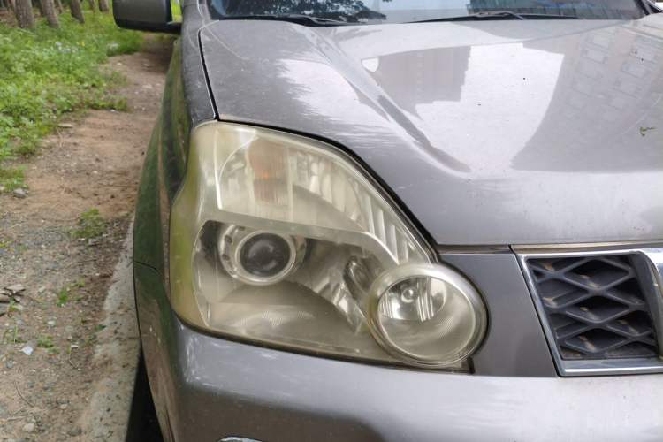 Used Nissan X-Trail 2010 2.5L CVT Luxury Edition 4WD Right Front Headlight