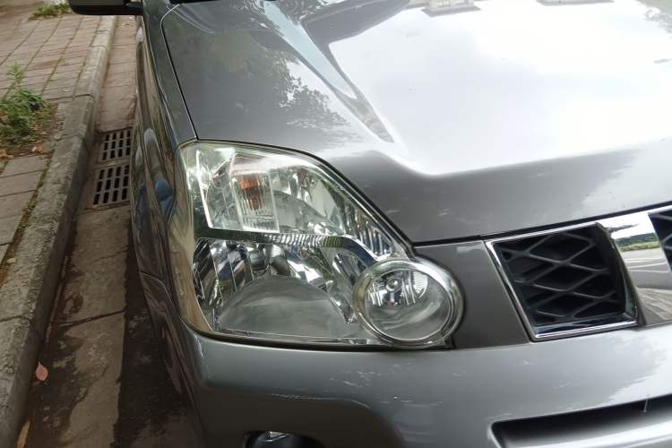Used Nissan X-Trail 2010 2.5L CVT Luxury Edition 4WD Right Front Headlight