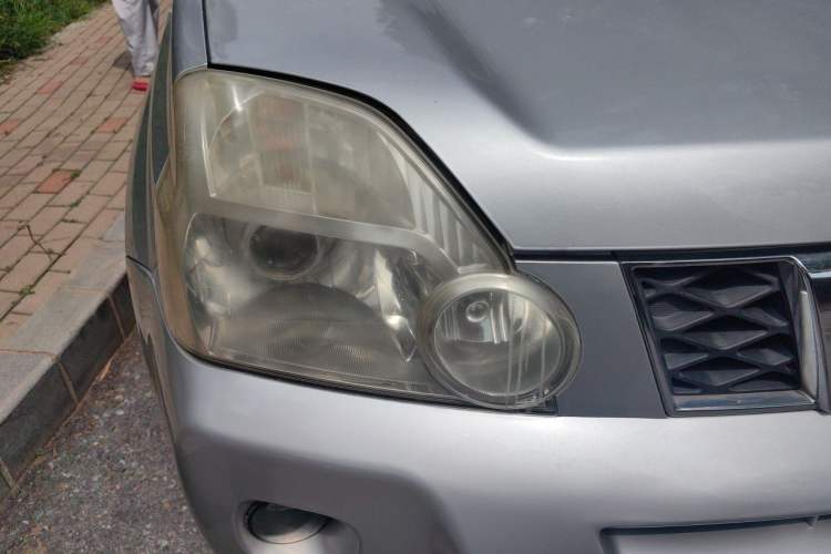 Used Nissan X-Trail 2010 2.5L CVT Luxury Edition 4WD Right Front Headlight
