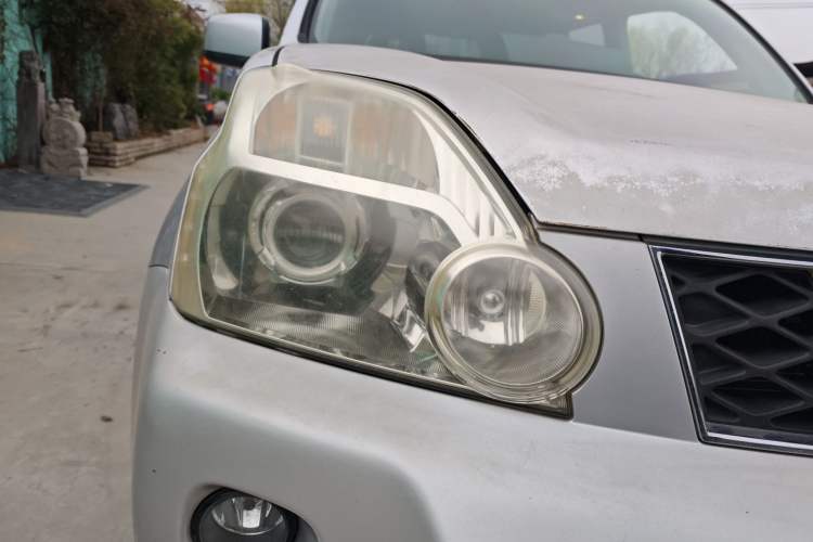 Used Nissan X-Trail 2010 2.0L CVT Comfort Edition 4WD Right Front Headlight