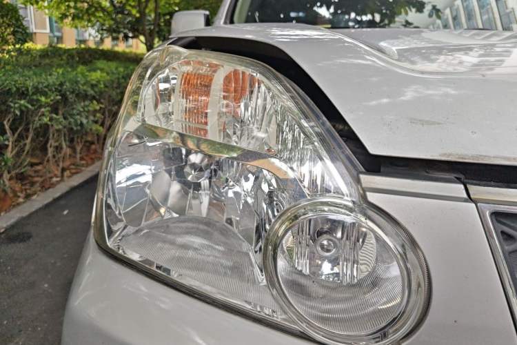 Used Nissan X-Trail 2010 2.5L CVT Luxury Edition 4WD Right Front Headlight