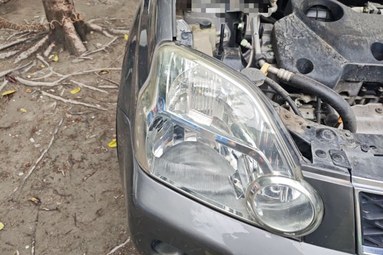 Used Nissan X-Trail 2010 2.5L CVT Luxury Edition 4WD Right Front Headlight