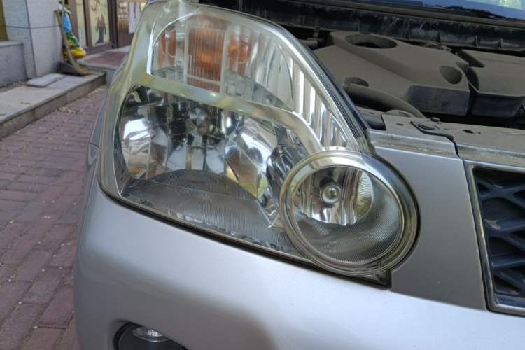 Used Nissan X-Trail 2010 2.5L CVT Luxury Edition 4WD Right Front Headlight