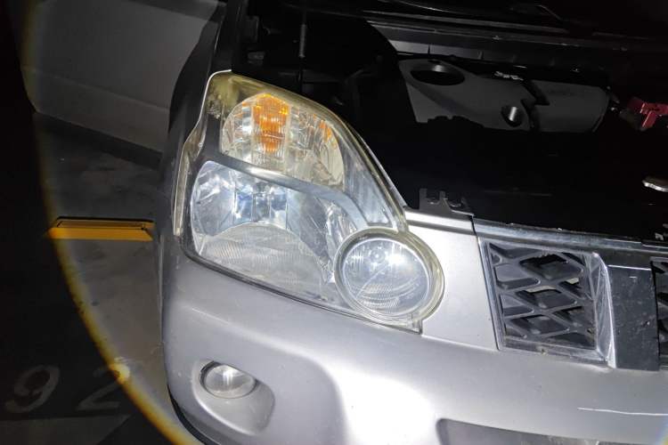 Used Nissan X-Trail 2010 2.5L Manual Luxury Edition 4WD Right Front Headlight