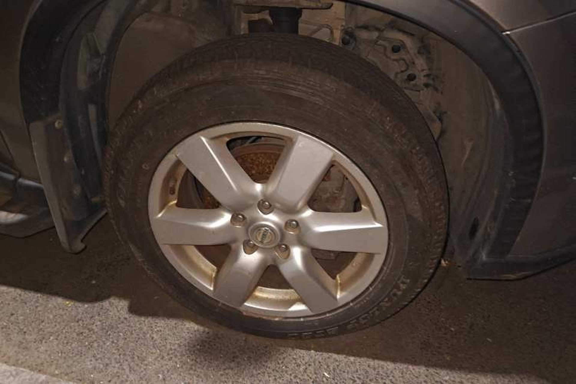 Used Nissan X-Trail 2010 2.5L CVT Luxury Edition 4WD Right Front Wheel Hub