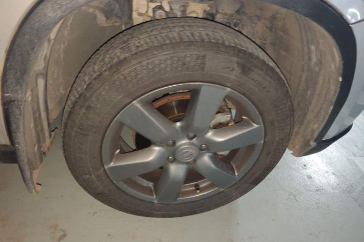Used Nissan X-Trail 2010 2.5L Manual Luxury Edition 4WD Right Front Wheel Hub