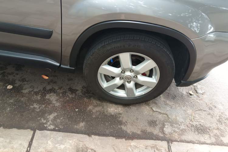 Used Nissan X-Trail 2010 2.5L CVT Luxury Edition 4WD Right Front Wheel Hub