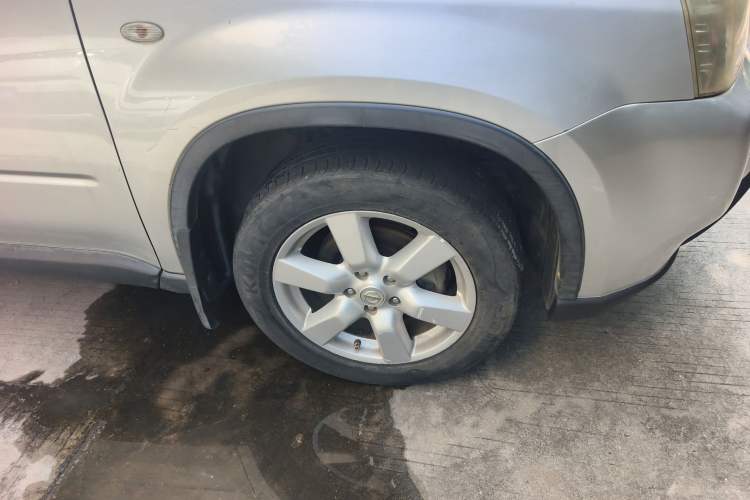 Used Nissan X-Trail 2010 2.5L CVT Luxury Edition 4WD Right Front Wheel Hub