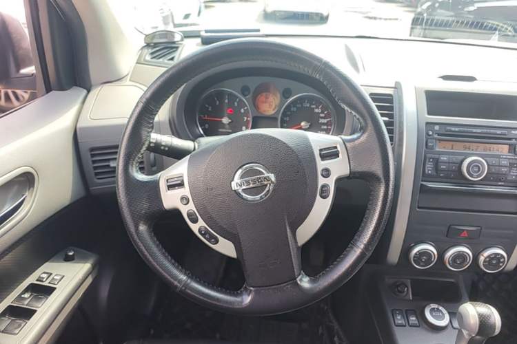 Used Nissan X-Trail 2010 2.5L CVT Luxury Edition 4WD Steering Wheel