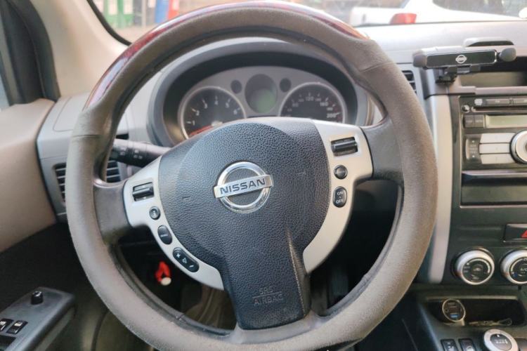 Used Nissan X-Trail 2010 2.5L CVT Luxury Edition 4WD Steering Wheel