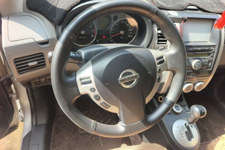 Used Nissan X-Trail 2010 2.5L CVT Luxury Edition 4WD Steering Wheel