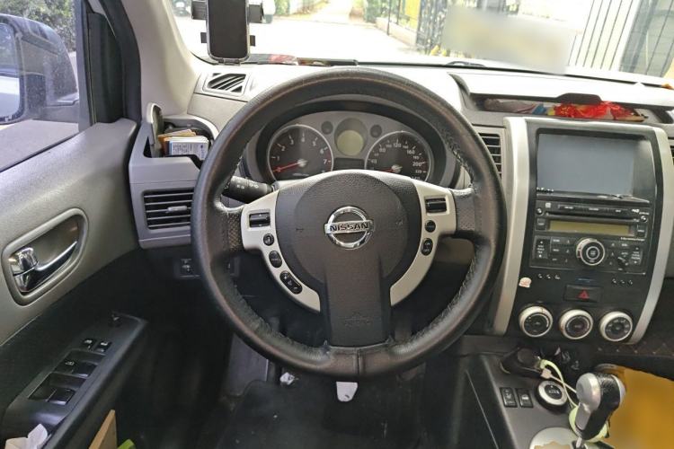 Used Nissan X-Trail 2010 2.5L CVT Luxury Edition 4WD Steering Wheel