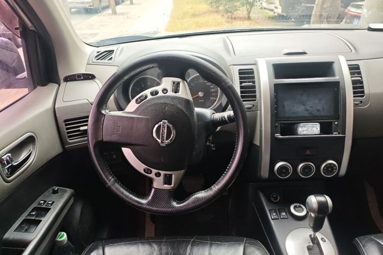 Used Nissan X-Trail 2010 2.5L CVT Luxury Edition 4WD Steering Wheel