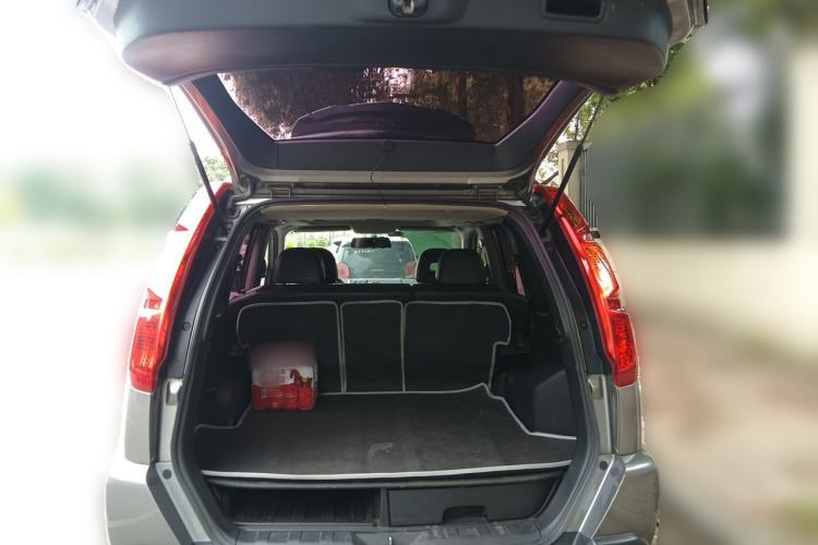 Used Nissan X-Trail 2010 2.5L CVT Luxury Edition 4WD Trunk
