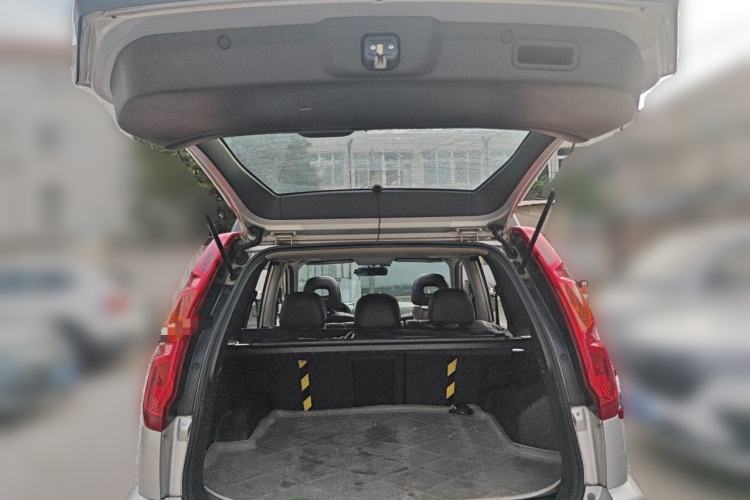 Used Nissan X-Trail 2010 2.5L CVT Flagship Edition 4WD Trunk