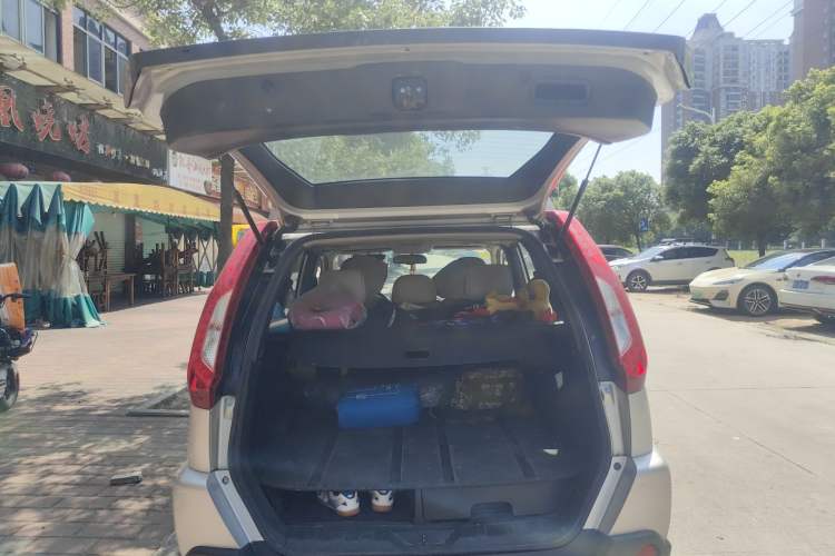 Used Nissan X-Trail 2010 2.5L CVT Flagship Edition 4WD Trunk