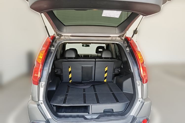 Used Nissan X-Trail 2010 2.5L CVT Luxury Edition 4WD Trunk