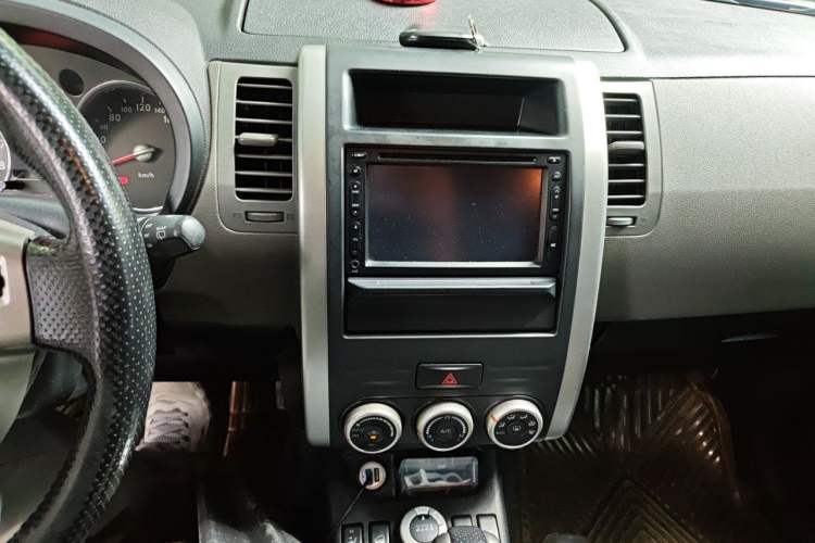 Used Nissan X-Trail 2010 2.5L CVT Ultimate Edition 4WD Audio And AC Panel