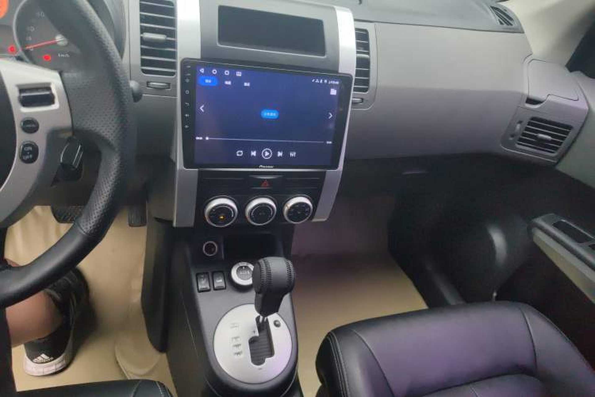 Used Nissan X-Trail 2010 2.5L CVT Luxury Edition 4WD Audio And AC Panel