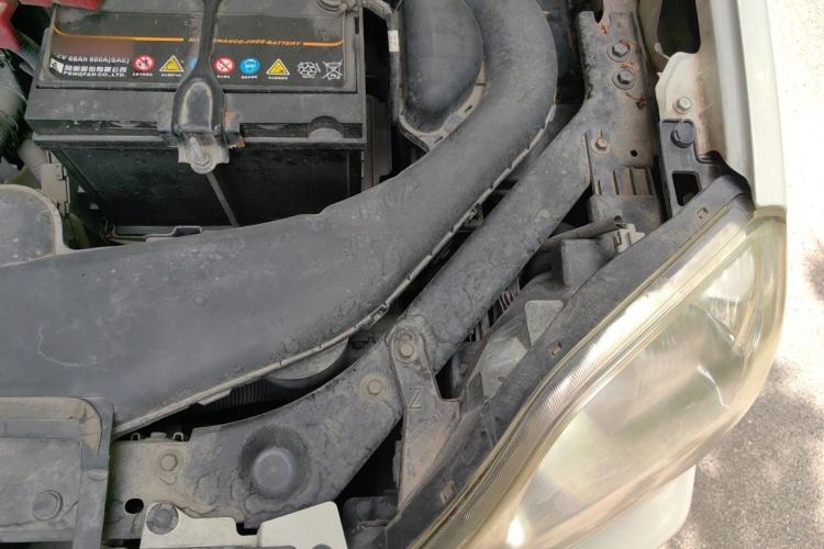 Used Nissan X-Trail 2010 2.5L CVT Luxury Edition 4WD Engine Bay Left