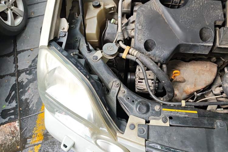 Used Nissan X-Trail 2010 2.5L CVT Ultimate Edition 4WD Engine Bay Right
