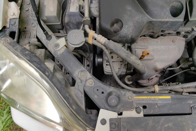 Used Nissan X-Trail 2010 2.5L CVT Luxury Edition 4WD Engine Bay Right