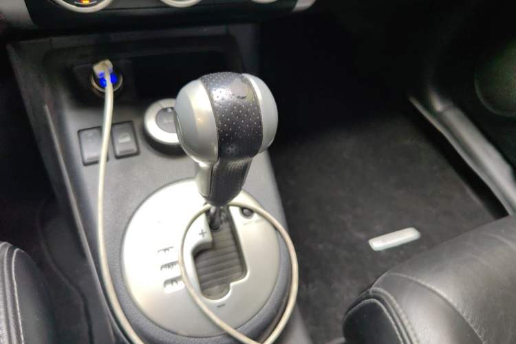 Used Nissan X-Trail 2010 2.5L CVT Luxury Edition 4WD Gear Lever